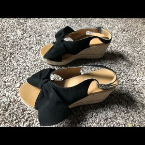 UGG Camilla in Black Size 5